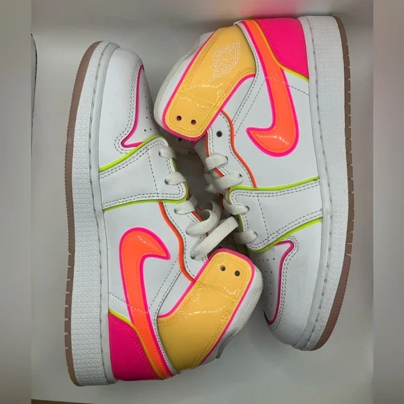 Nike Air Jordan 1 SE GS Edge Glow Shoes Neon 80s Sneakers Jordans IV XI - Picture 2 of 12